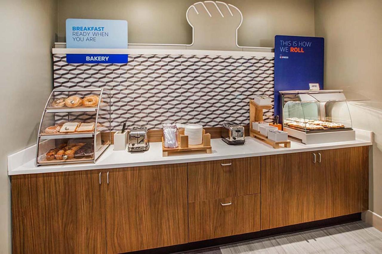 Holiday Inn Express Hotel & Suites Warminster-Horsham By Ihg Luaran gambar